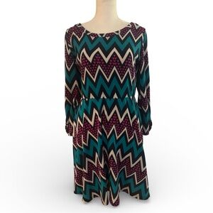 Chevron Patterned Long Sleeve Dress Size L EUC